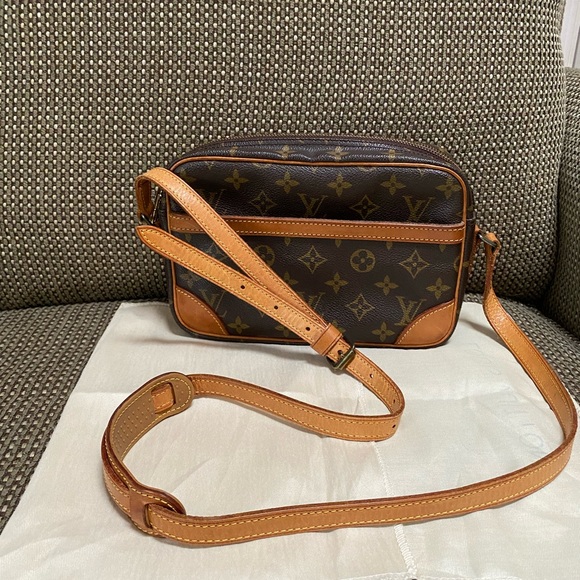 SOLD 01/03/2023 Loui Vuitton Trocadero Monogram Vintage - Picture 1 of 13